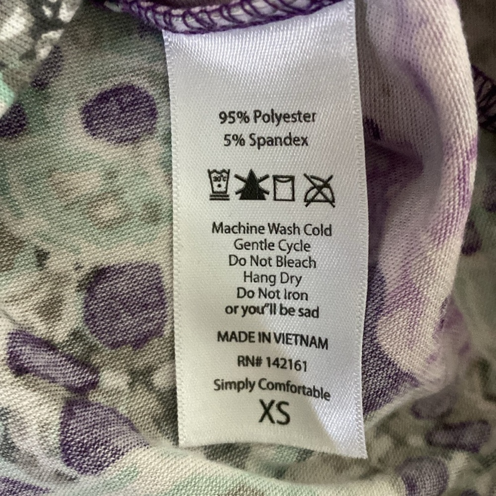 LuLaRoe skull XS t shirt - Picture 4 of 4